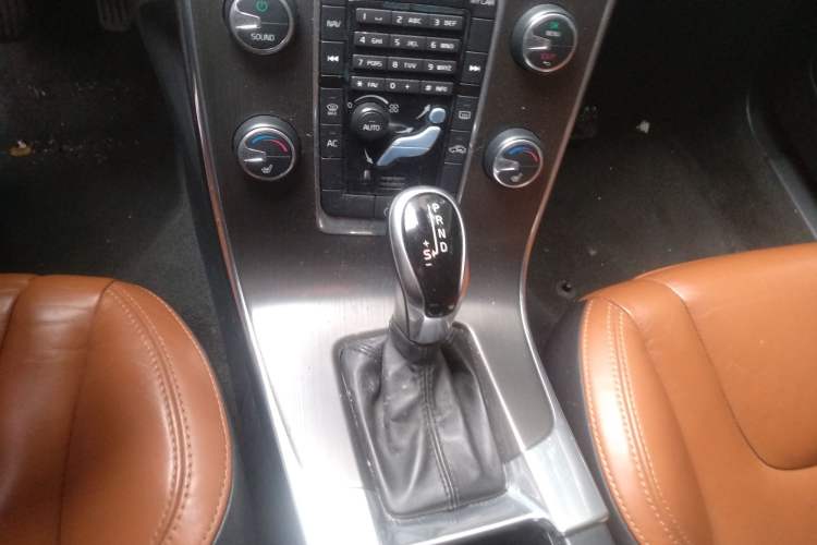 Used Volvo S60 2014 T5 Zhiya Edition Gear Lever