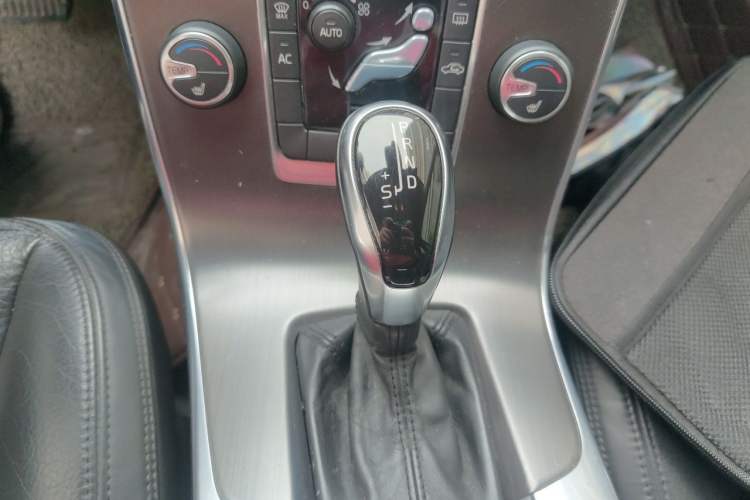 Used Volvo S60 2014 T5 Zhiyi Edition Gear Lever