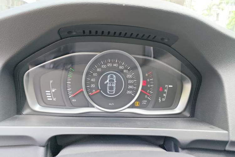Used Volvo S60 2014 S60L 2.0T Zhiyuan Edition Instrument Cluster