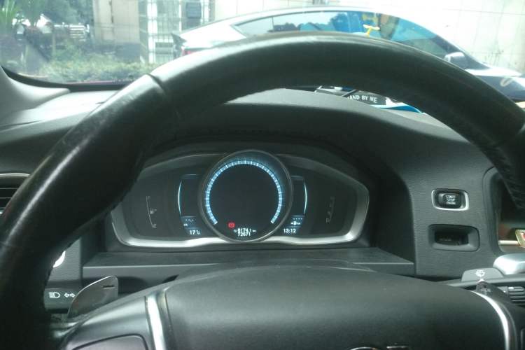 Used Volvo S60 2014 T5 Zhiya Edition Instrument Cluster