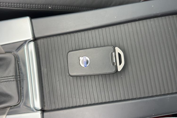 Used Volvo S60 2014 S60L 2.0T Zhiyuan Edition Interior 1