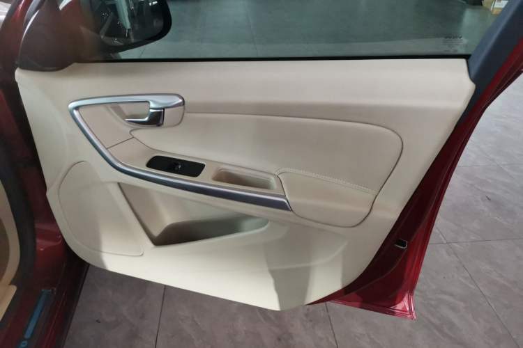 Used Volvo S60 2014 S60L T5 Intelligent Drive Edition Interior 5