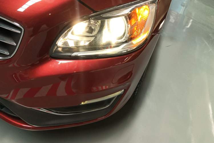 Used Volvo S60 2014 S60L T5 Intelligent Drive Edition Left Front Headlight