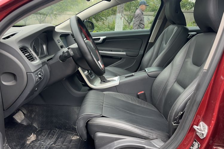Used Volvo S60 2014 S60L 2.0T Zhiyuan Edition Left Front Seat
