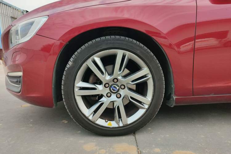 Used Volvo S60 2014 S60L T5 Smart Upgrade Edition Left Front Wheel Hub