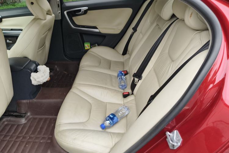 Used Volvo S60 2014 S60L 2.0T Zhiyuan Edition Left Rear Seat