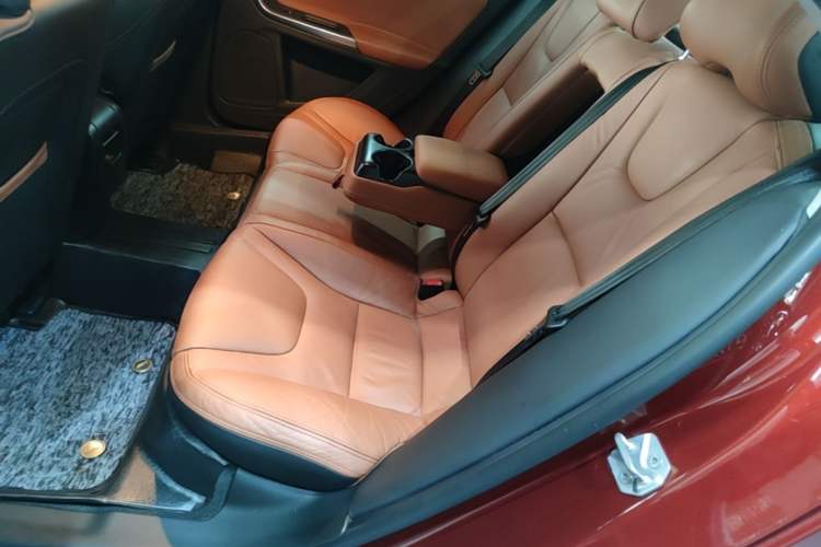Used Volvo S60 2014 S60L 2.0T Zhiyuan Edition Left Rear Seat