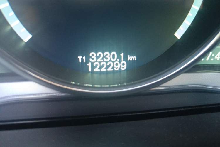 Used Volvo S60 2014 S60L T5 Intelligent Drive Edition Odometer Close Up