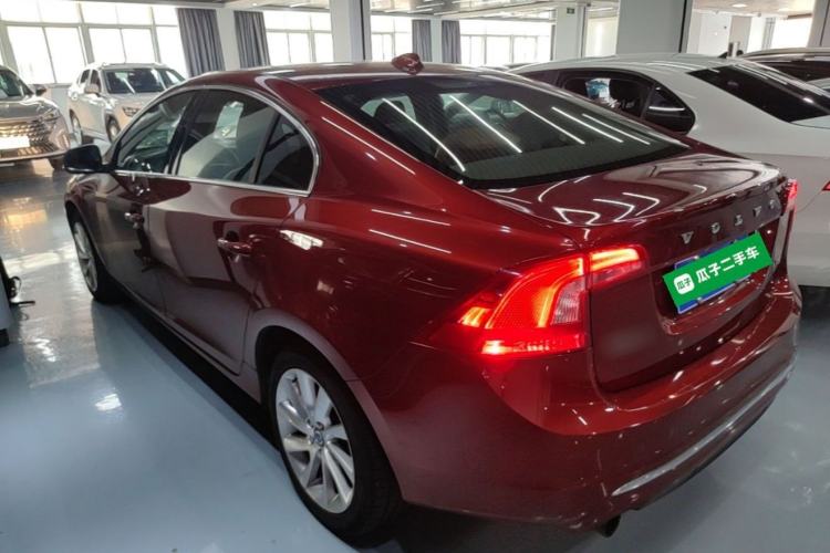 Used Volvo S60 2014 S60L 2.0T Zhiyuan Edition Rear Left 45 Deg