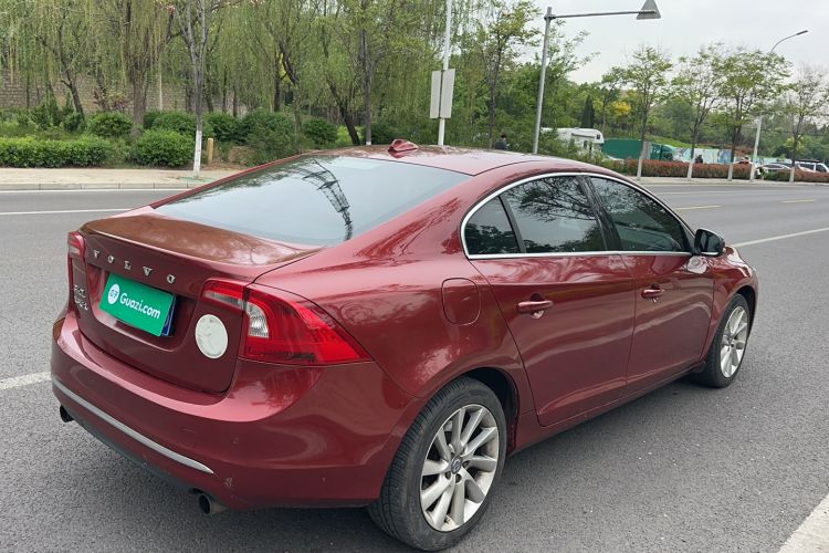 Used Volvo S60 2014 S60L 2.0T Zhiyuan Edition Rear Right 45 Deg