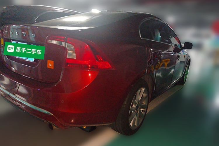 Used Volvo S60 2014 S60L 2.0T Zhiyuan Edition Rear Right 45 Deg