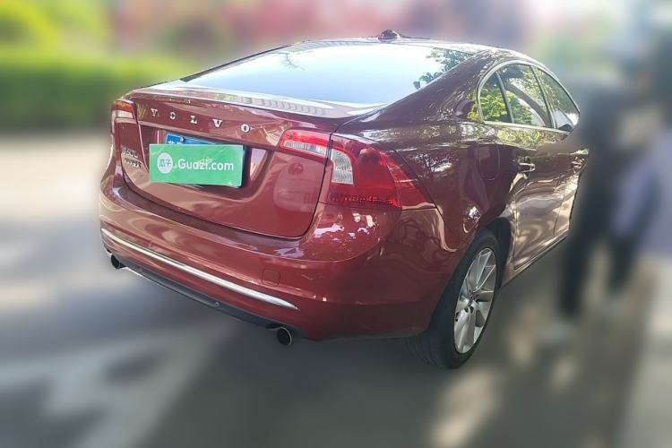 Used Volvo S60 2014 S60L 2.0T Zhiyuan Edition Rear Right 45 Deg