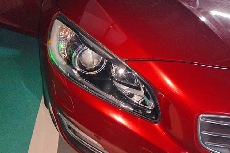 Used Volvo S60 2014 S60L 2.0T Zhiyuan Edition Right Front Headlight