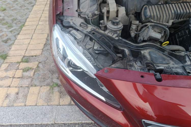 Used Volvo S60 2014 S60L T5 Intelligent Drive Edition Right Front Headlight