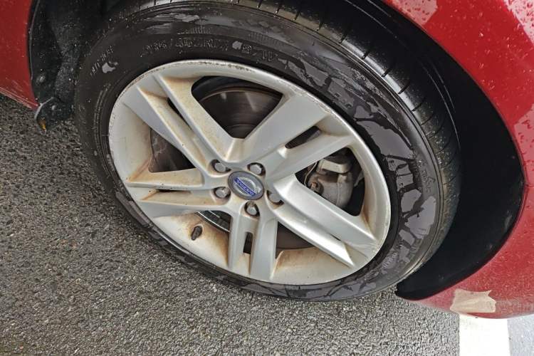 Used Volvo S60 2014 S60L T5 Intelligent Drive Edition Right Front Wheel Hub