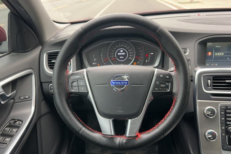 Used Volvo S60 2014 S60L 2.0T Zhiyuan Edition Steering Wheel