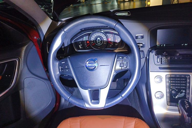 Used Volvo S60 2014 S60L 2.0T Zhiyuan Edition Steering Wheel