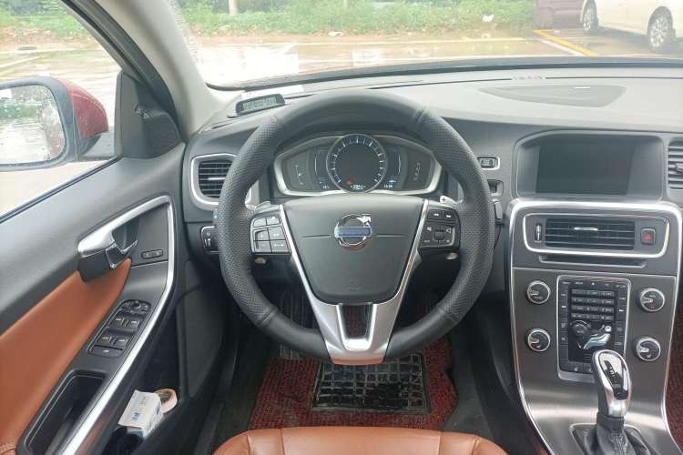 Used Volvo S60 2014 S60L T5 Smart Upgrade Edition Steering Wheel