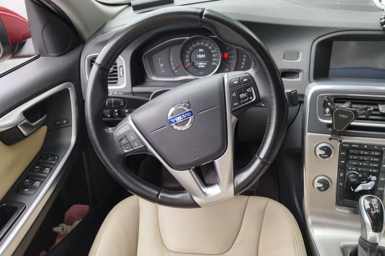 Used Volvo S60 2014 S60L 2.0T Zhiyuan Edition Steering Wheel