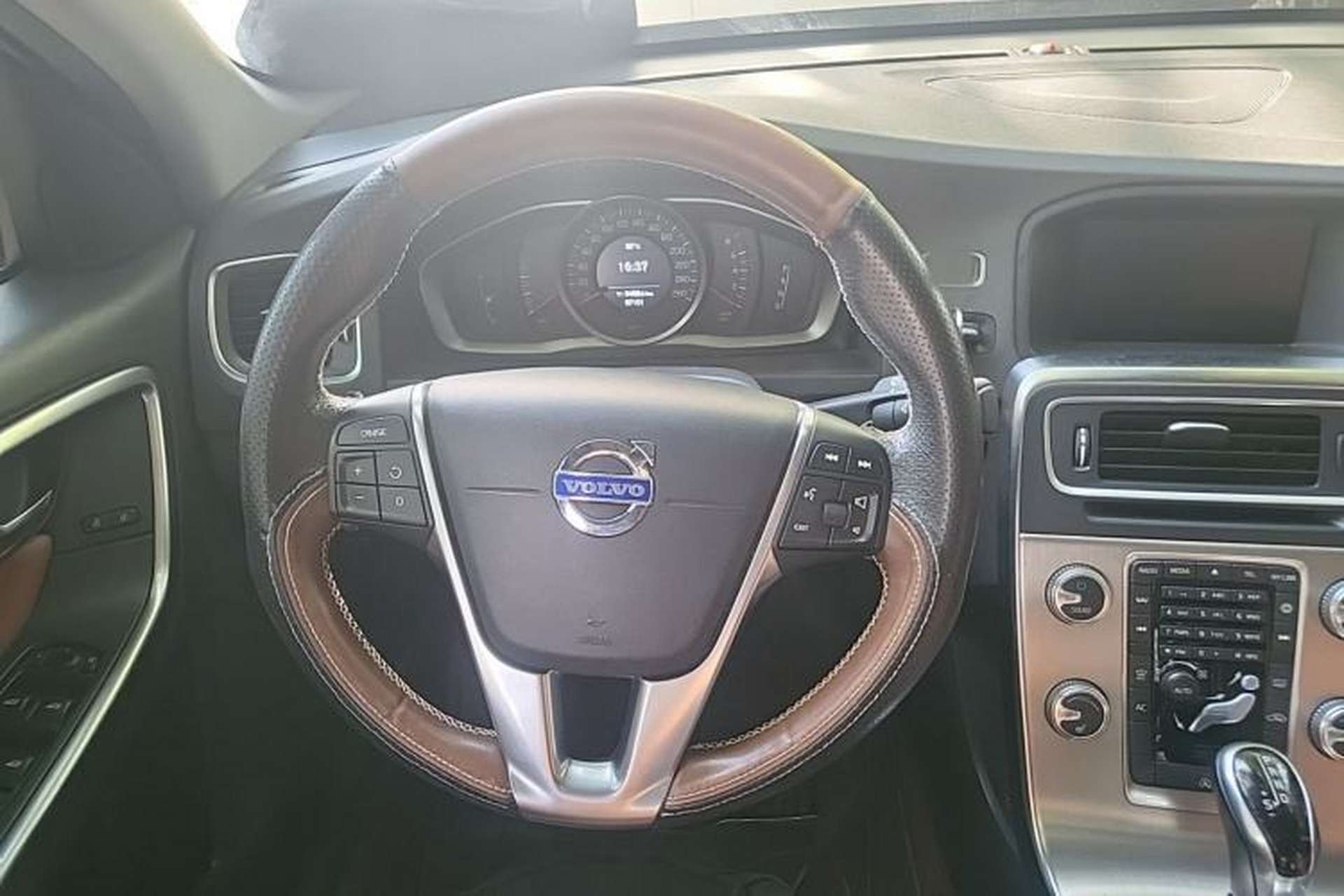 Used Volvo S60 2014 S60L 2.0T Zhiyuan Edition Steering Wheel