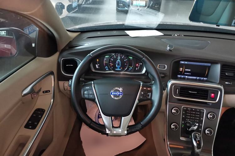 Used Volvo S60 2014 S60L T5 Intelligent Drive Edition Steering Wheel