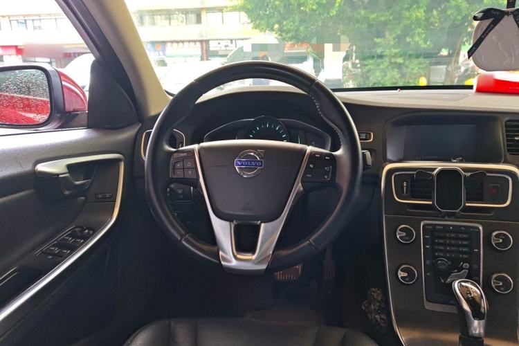 Used Volvo S60 2014 S60L T5 Intelligent Drive Edition Steering Wheel