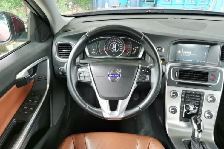 Used Volvo S60 2014 S60L 2.0T Zhiyuan Edition Steering Wheel