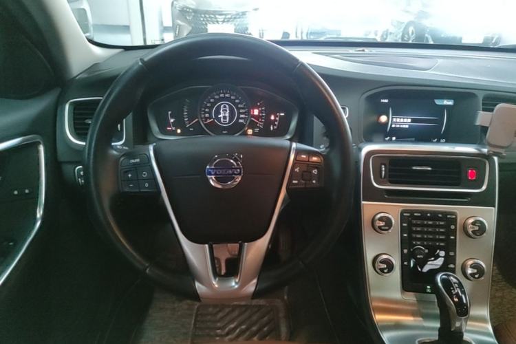 Used Volvo S60 2014 S60L 2.0T Zhiyuan Edition Steering Wheel