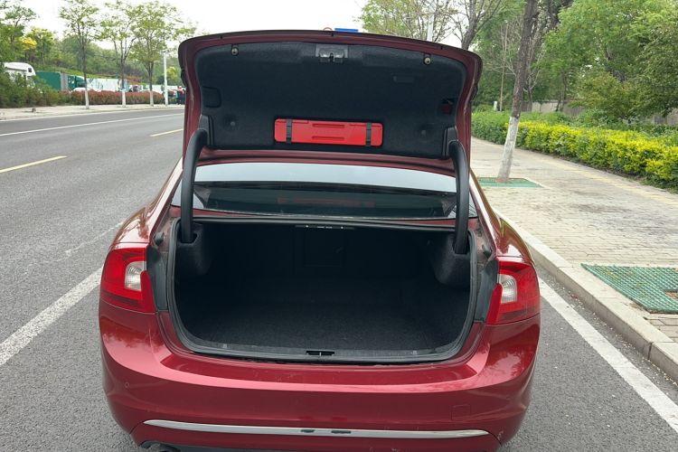 Used Volvo S60 2014 S60L 2.0T Zhiyuan Edition Trunk