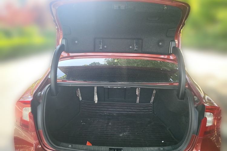 Used Volvo S60 2014 S60L 2.0T Zhiyuan Edition Trunk