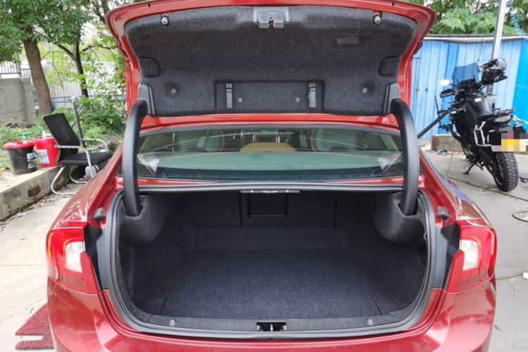 Used Volvo S60 2014 S60L 2.0T Zhiyuan Edition Trunk