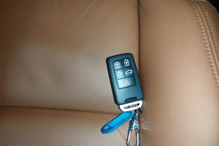 Used Volvo S60 2014 S60L 2.0T Zhiyuan Edition Vehicle Key