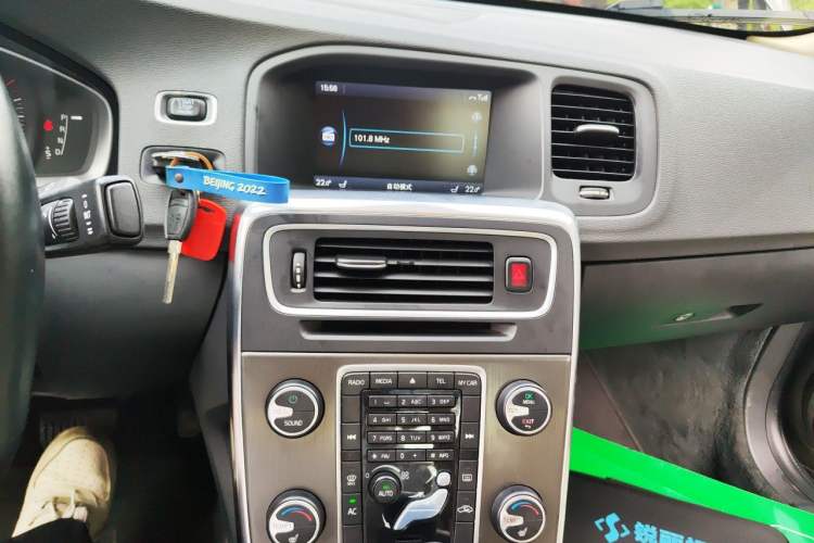 Used Volvo S60 2014 S60L 2.0T Zhiyuan Edition Audio And AC Panel