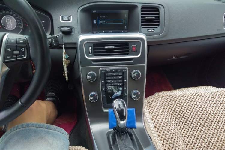 Used Volvo S60 2014 T5 Zhiyi Edition Audio And AC Panel