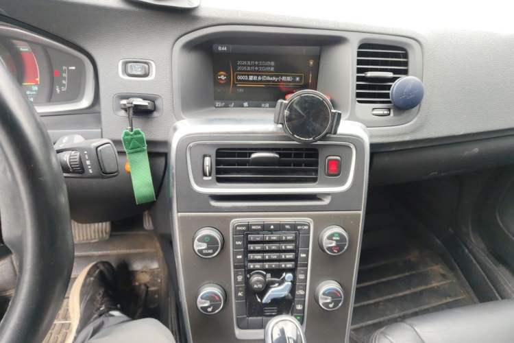 Used Volvo S60 2014 S60L T5 Intelligent Drive Edition Audio And AC Panel