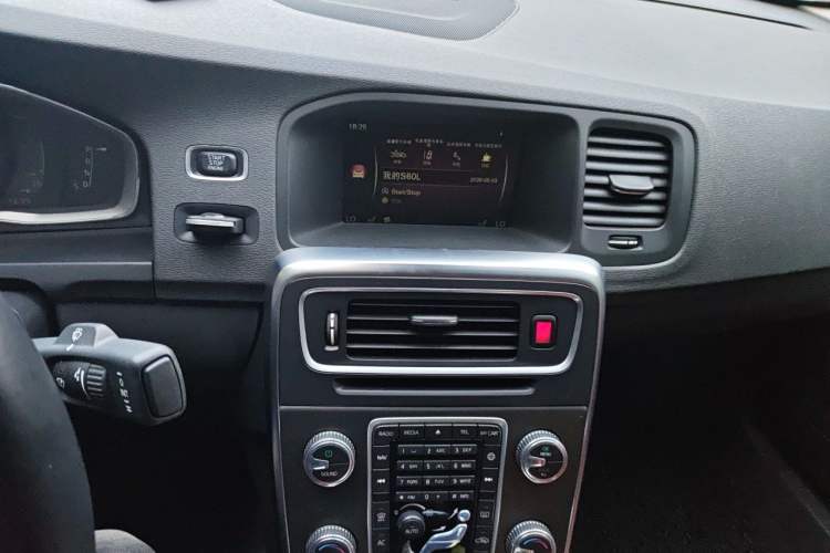 Used Volvo S60 2014 S60L T5 Smart Upgrade Edition Audio And AC Panel