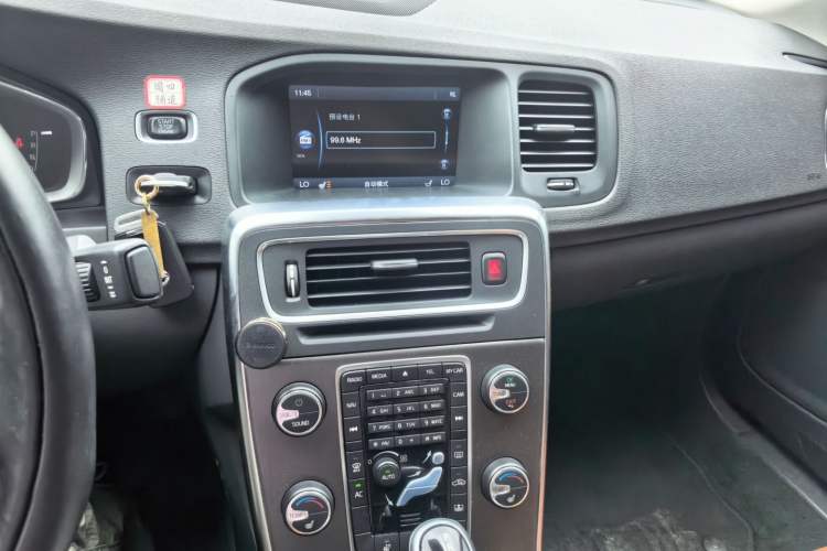 Used Volvo S60 2014 S60L T5 Smart Upgrade Edition Audio And AC Panel