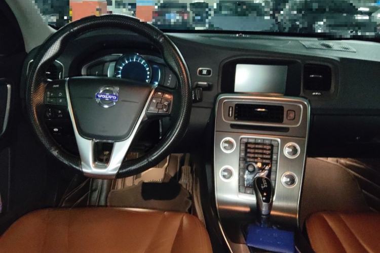 Used Volvo S60 2014 S60L T5 Intelligent Drive Edition Center Console