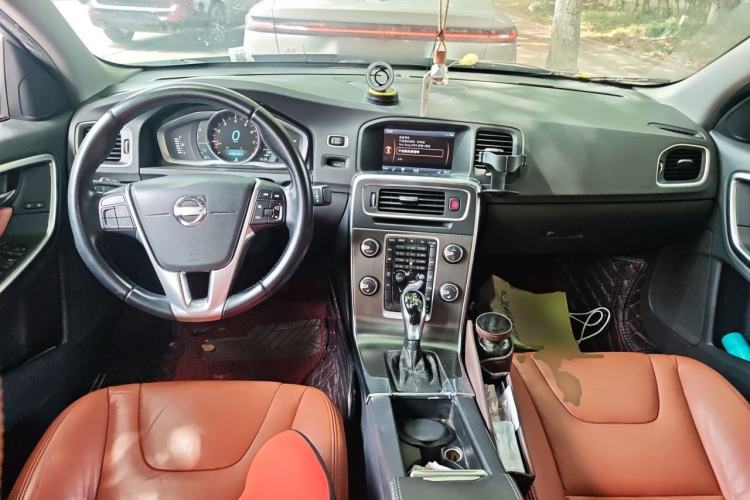Used Volvo S60 2014 S60L T5 Intelligent Drive Edition Center Console
