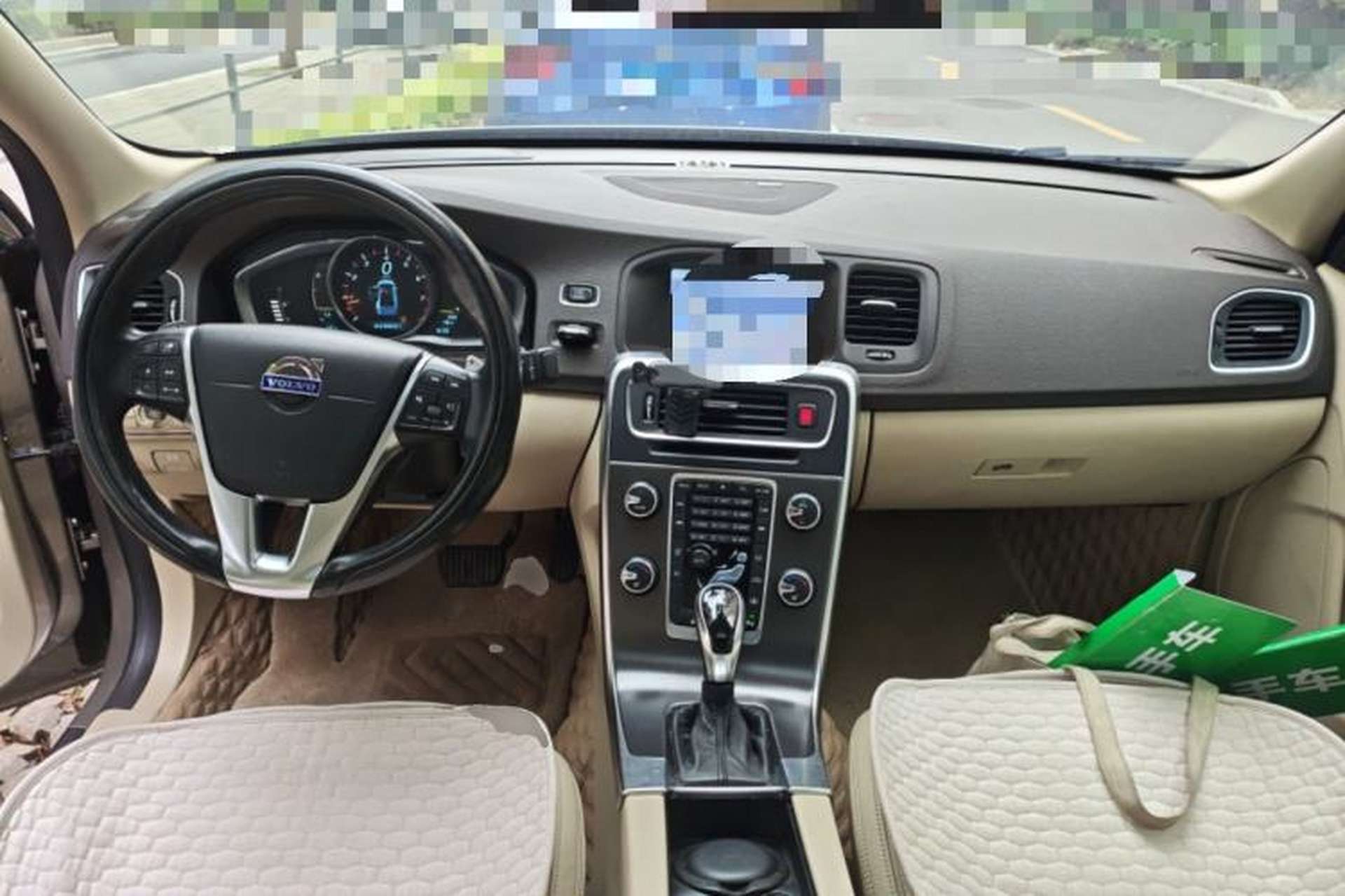 Used Volvo S60 2014 S60L T5 Smart Upgrade Edition Center Console