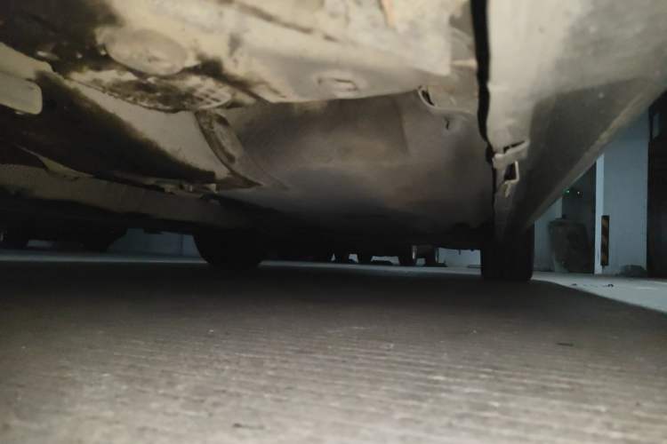 Used Volvo S60 2014 S60L 2.0T Zhiyuan Edition Chassis Front Left