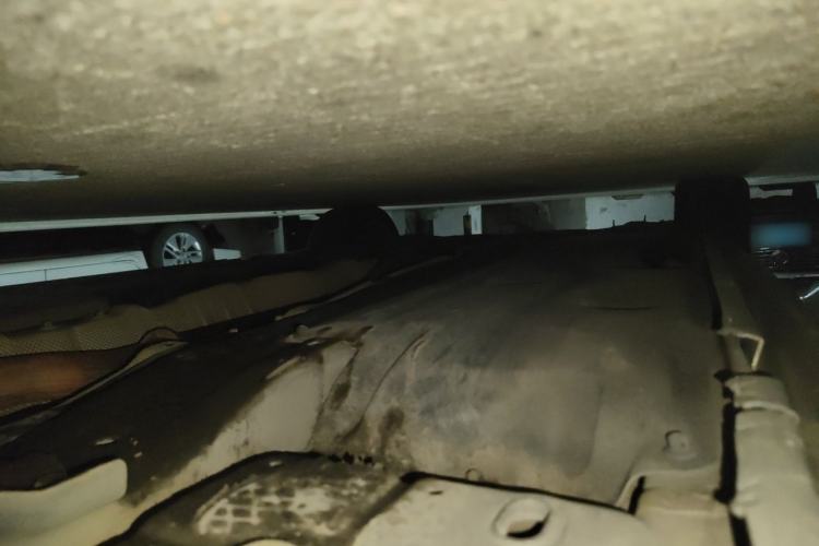 Used Volvo S60 2014 S60L 2.0T Zhiyuan Edition Chassis Front Right