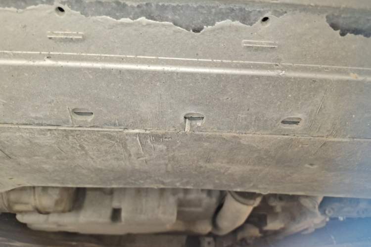 Used Volvo S60 2014 S60L 2.0T Zhiyuan Edition Chassis Front