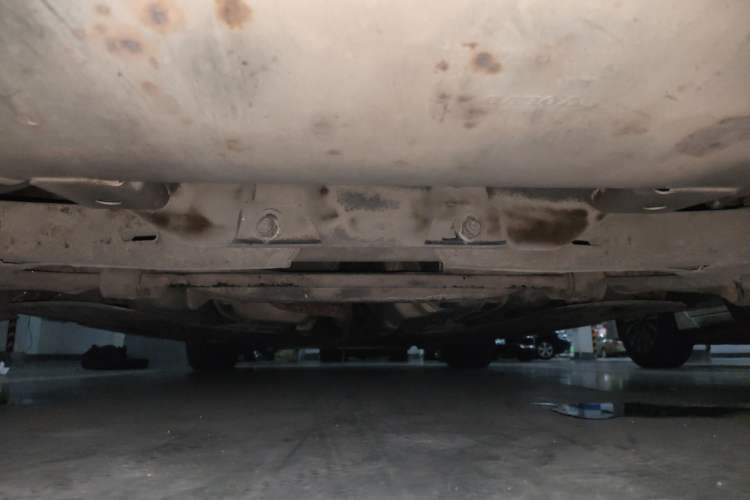 Used Volvo S60 2014 S60L 2.0T Zhiyuan Edition Chassis Rear