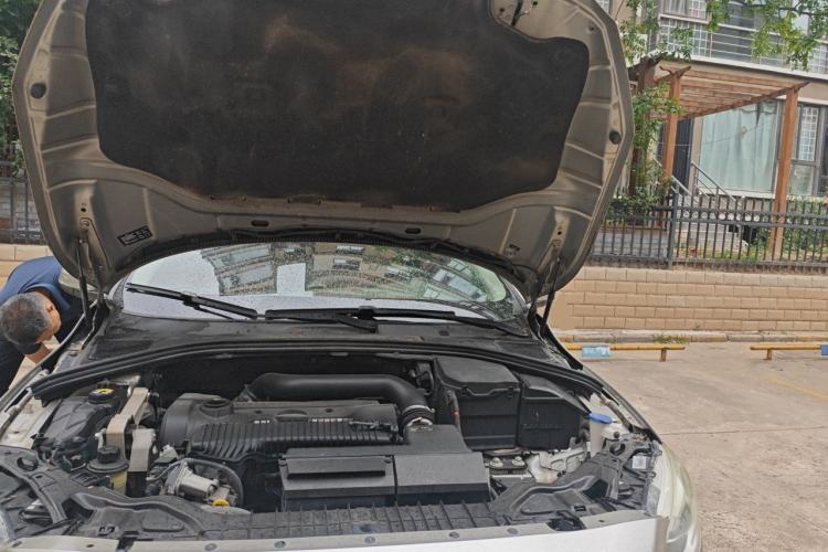 Used Volvo S60 2014 S60L T5 Intelligent Drive Edition Engine Bay