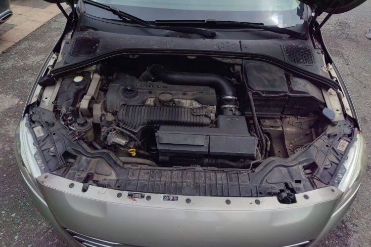 Used Volvo S60 2014 T5 Zhiyi Edition Engine Bay