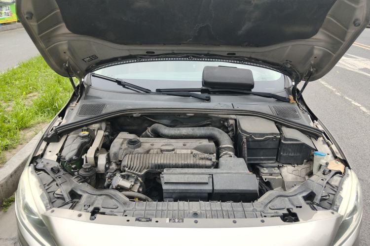 Used Volvo S60 2014 S60L T5 Smart Upgrade Edition Engine Bay