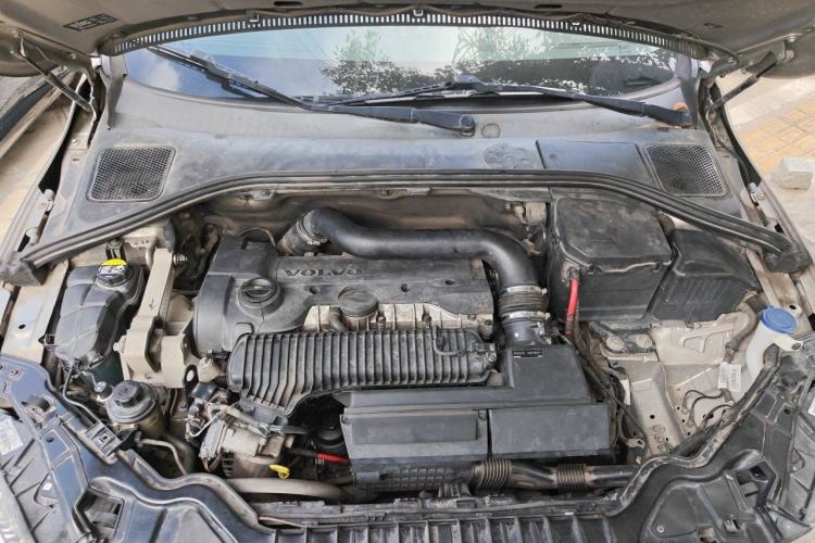 Used Volvo S60 2014 S60L 2.0T Intelligent Upgrade Edition Engine Bay