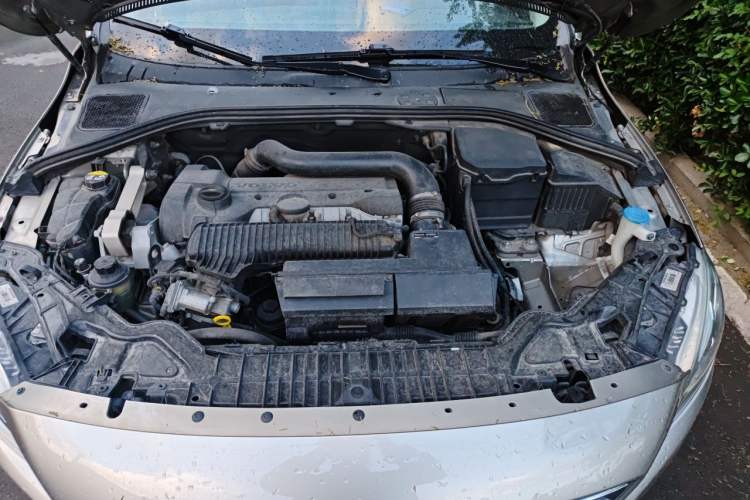 Used Volvo S60 2014 S60L T5 Smart Upgrade Edition Engine Bay