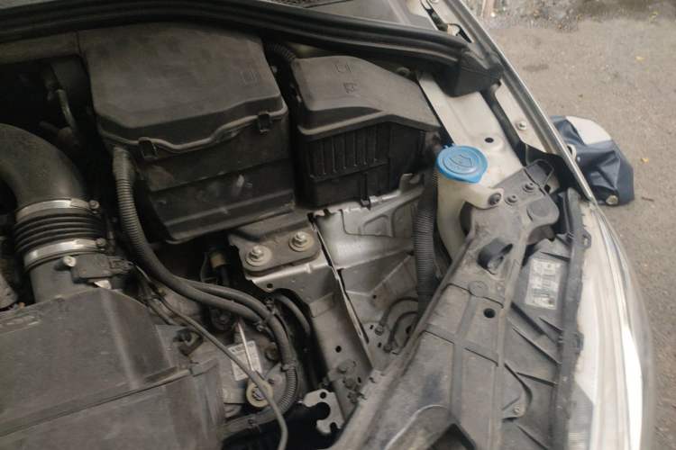 Used Volvo S60 2014 S60L T5 Intelligent Drive Edition Engine Bay Left